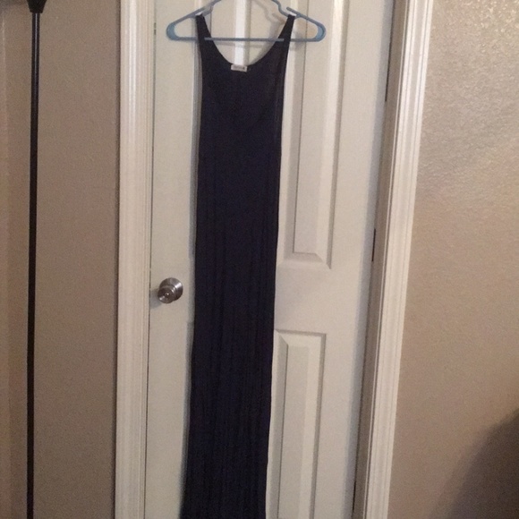 Cedar Tree long black dress w/ slid on both sides - Picture 1 of 7